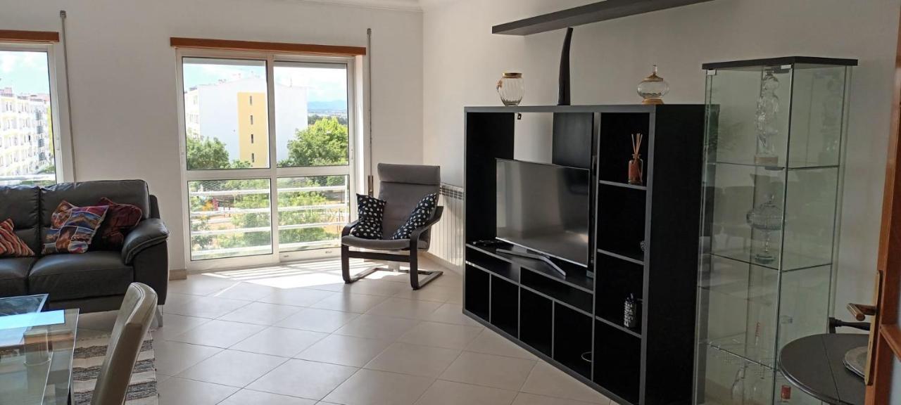 Residential Apartment With 3 Bedrooms, Elevator, And Plenty Of Natural Light, Close To Lisbon มอนตีโจ ภายนอก รูปภาพ