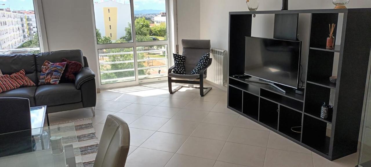 Residential Apartment With 3 Bedrooms, Elevator, And Plenty Of Natural Light, Close To Lisbon มอนตีโจ ภายนอก รูปภาพ