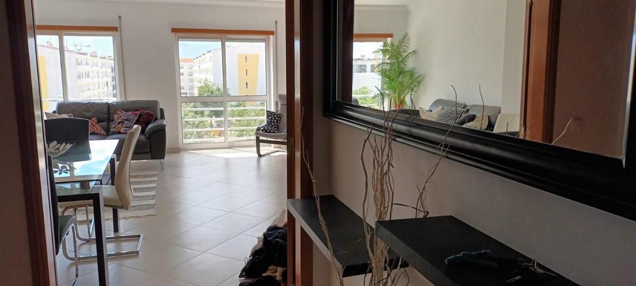 Residential Apartment With 3 Bedrooms, Elevator, And Plenty Of Natural Light, Close To Lisbon มอนตีโจ ภายนอก รูปภาพ